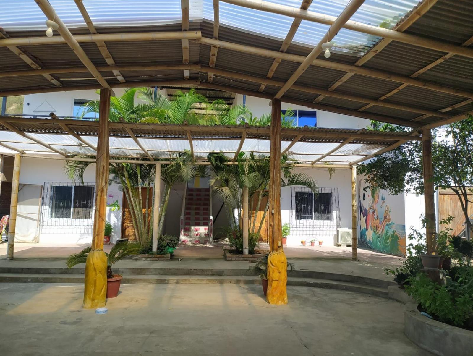 Hosteria Del Puerto Puerto Lopez Bagian luar foto